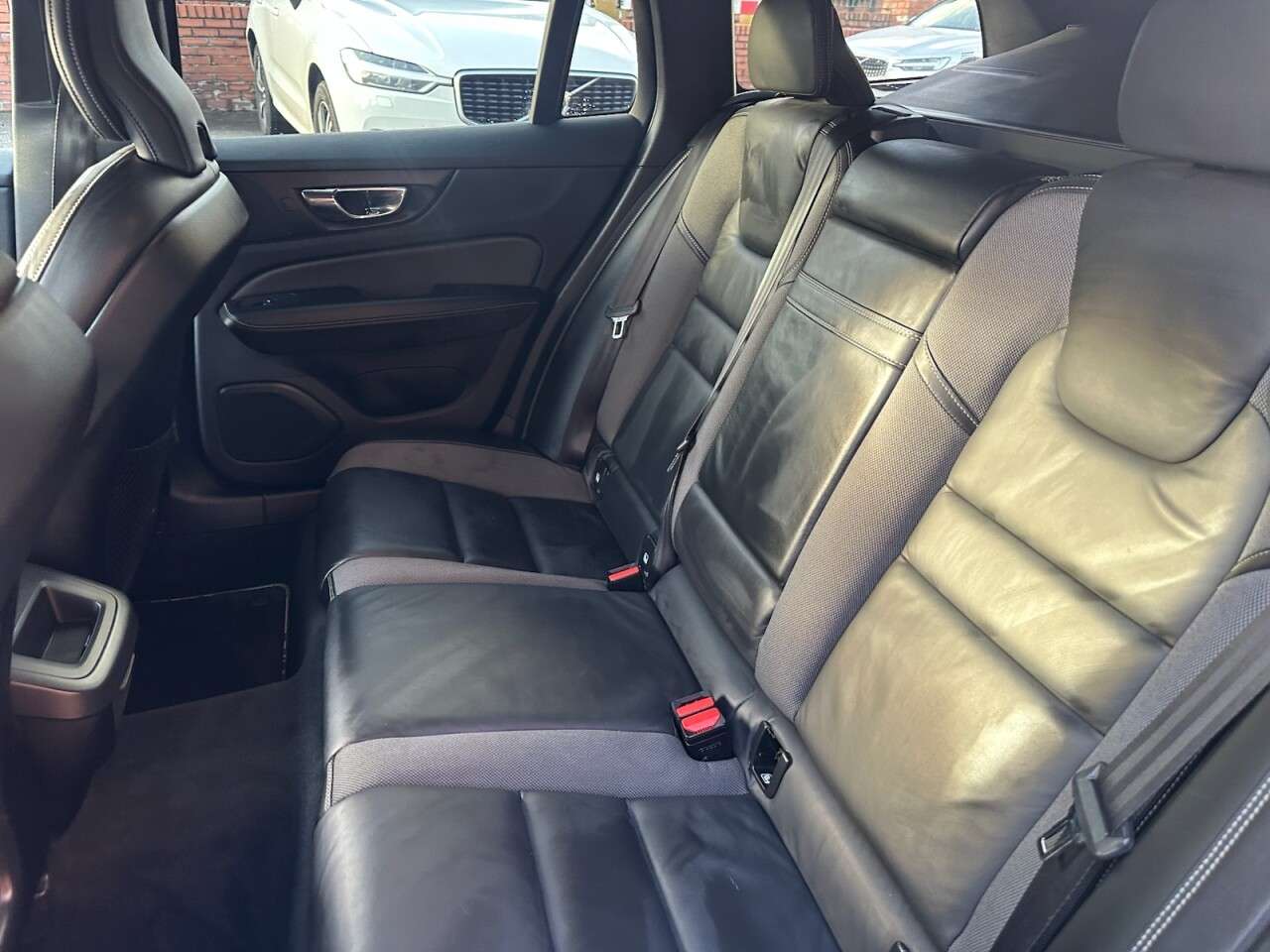 2019 VOLVO V60 2019 VOLVO V60