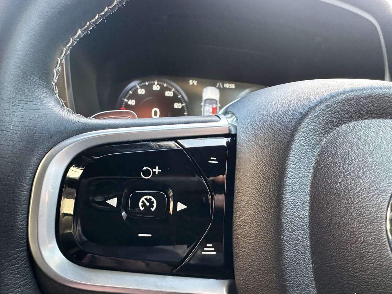 2019 VOLVO V60 2019 VOLVO V60