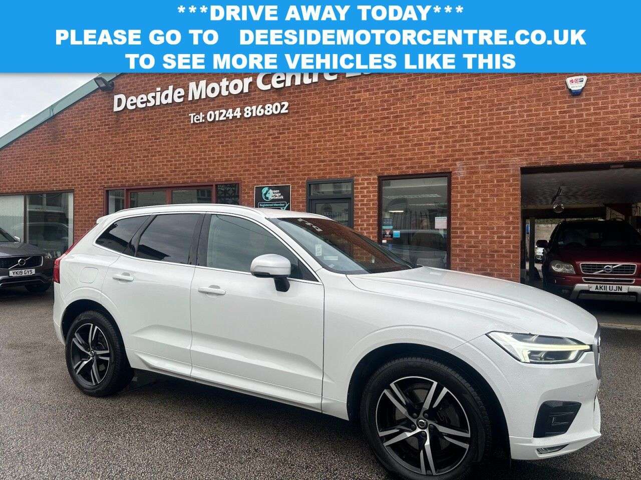 A 2018 VOLVO XC60 2.0 D4 R-Design SUV 5dr Diesel Auto AWD Euro 6 (s/s) (190 ps) Front and rea A 2018 VOLVO XC60 2.0 D4 R-Design SUV 5dr Diesel Auto AWD Euro 6 (s/s) (190 ps) Front and rea
