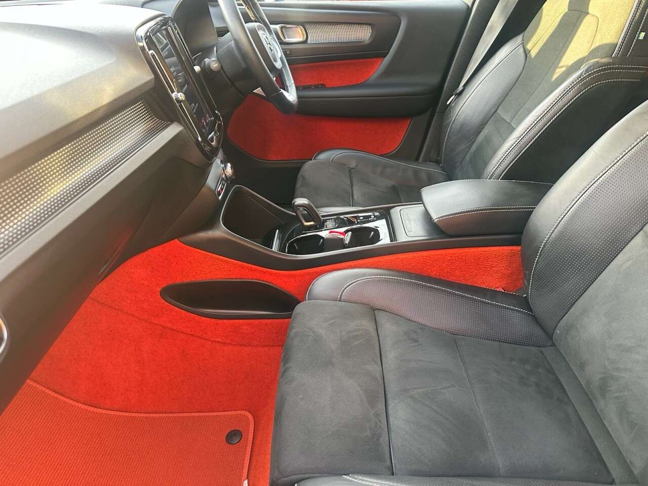 2018 VOLVO XC40 2018 VOLVO XC40