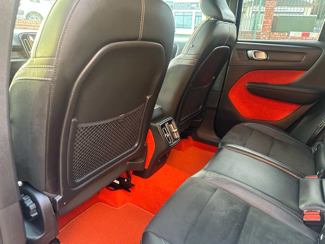 2018 VOLVO XC40 2018 VOLVO XC40