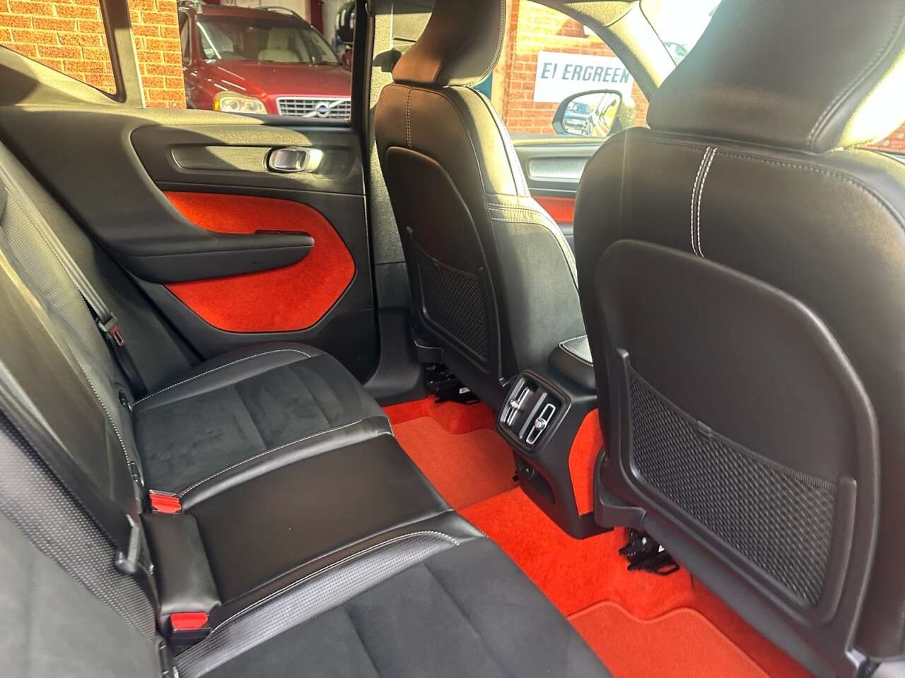 2018 VOLVO XC40 2018 VOLVO XC40