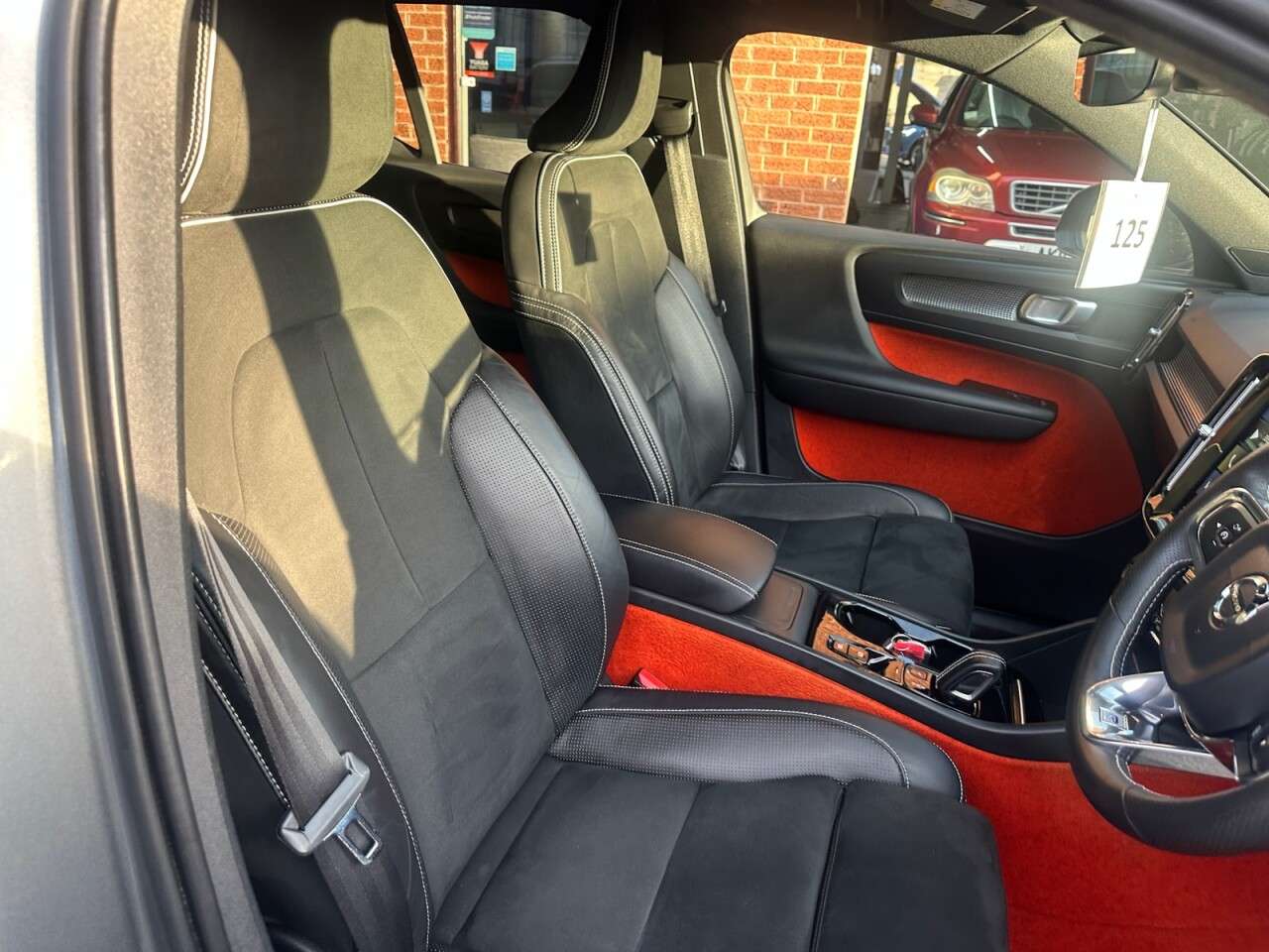 2018 VOLVO XC40 2018 VOLVO XC40