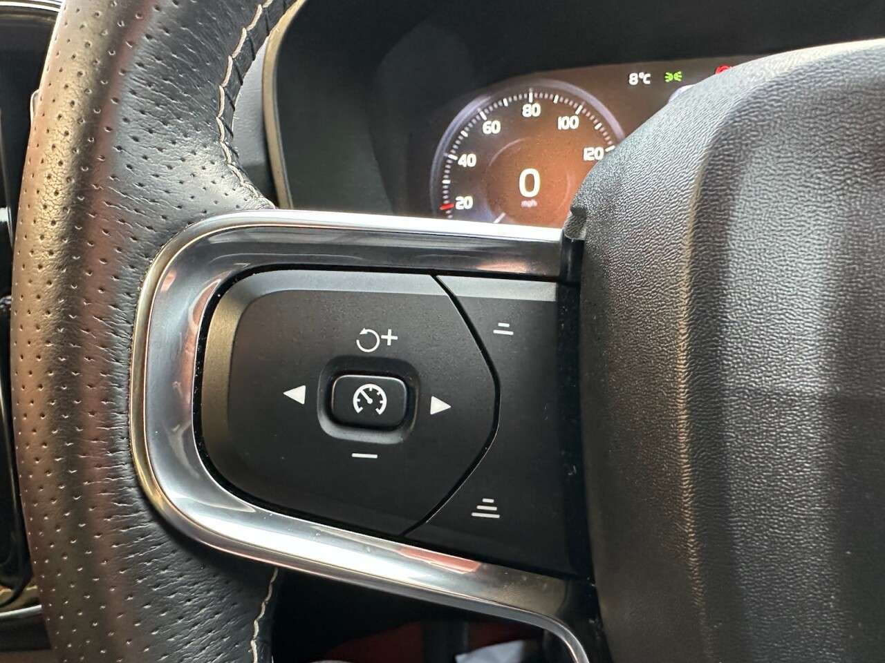 2018 VOLVO XC40 2018 VOLVO XC40