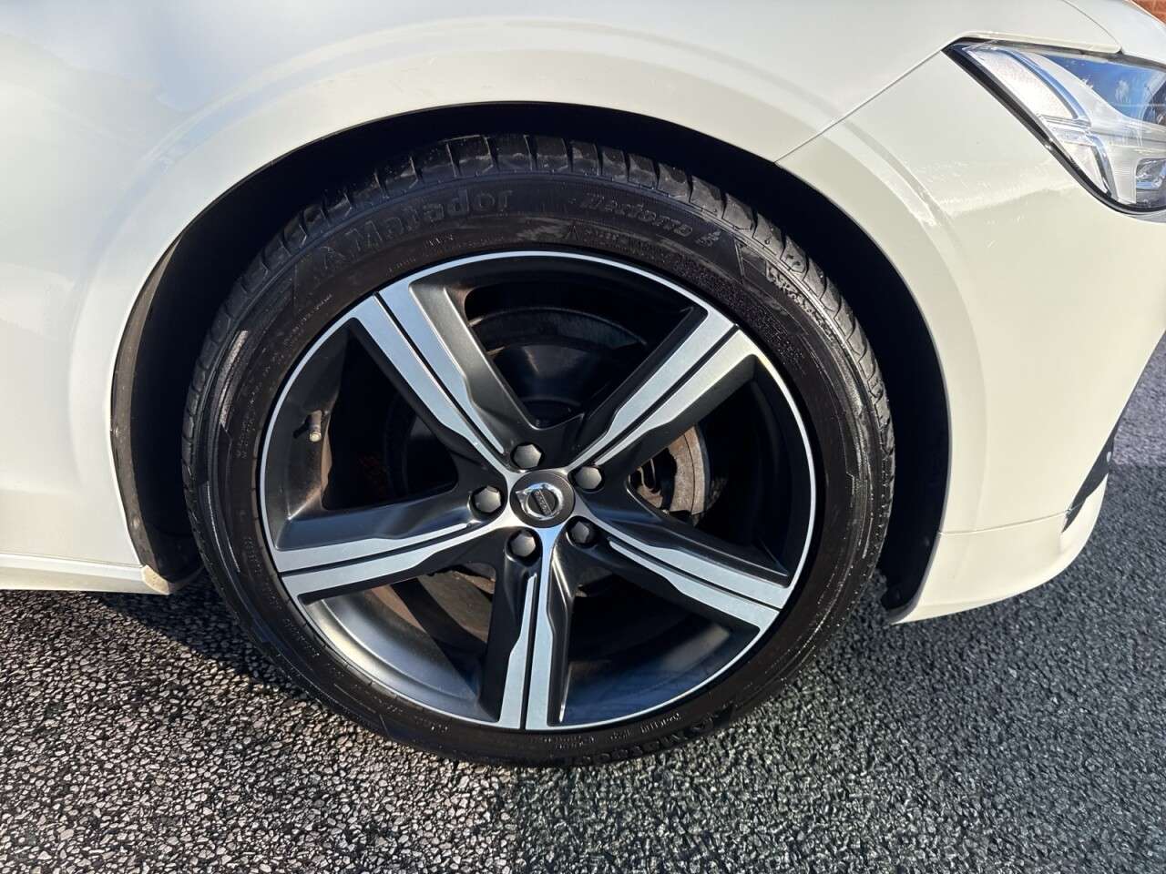 2020 VOLVO V90 2020 VOLVO V90