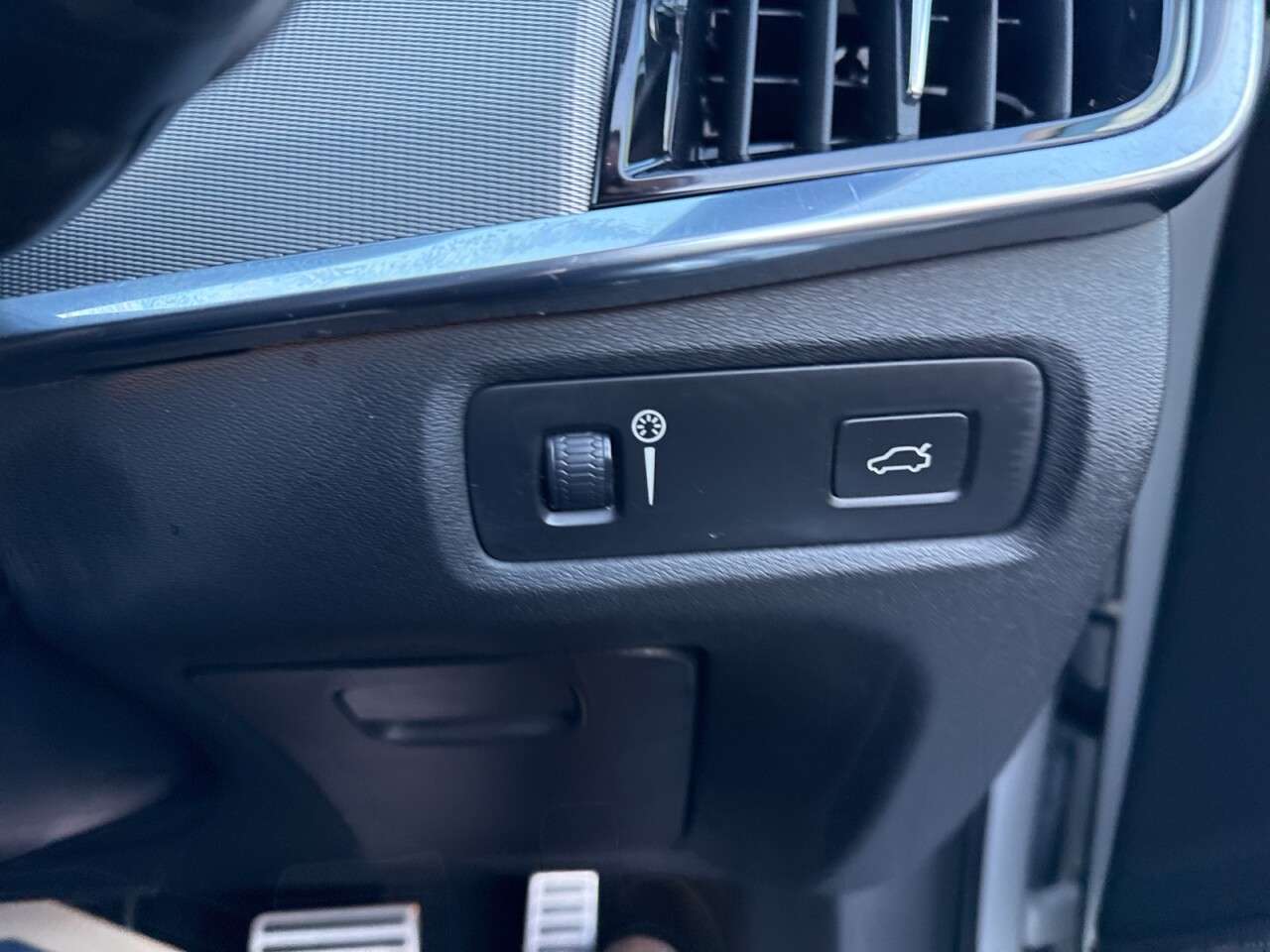 2020 VOLVO V90 2020 VOLVO V90