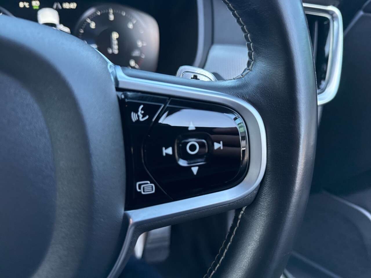 2020 VOLVO V90 2020 VOLVO V90