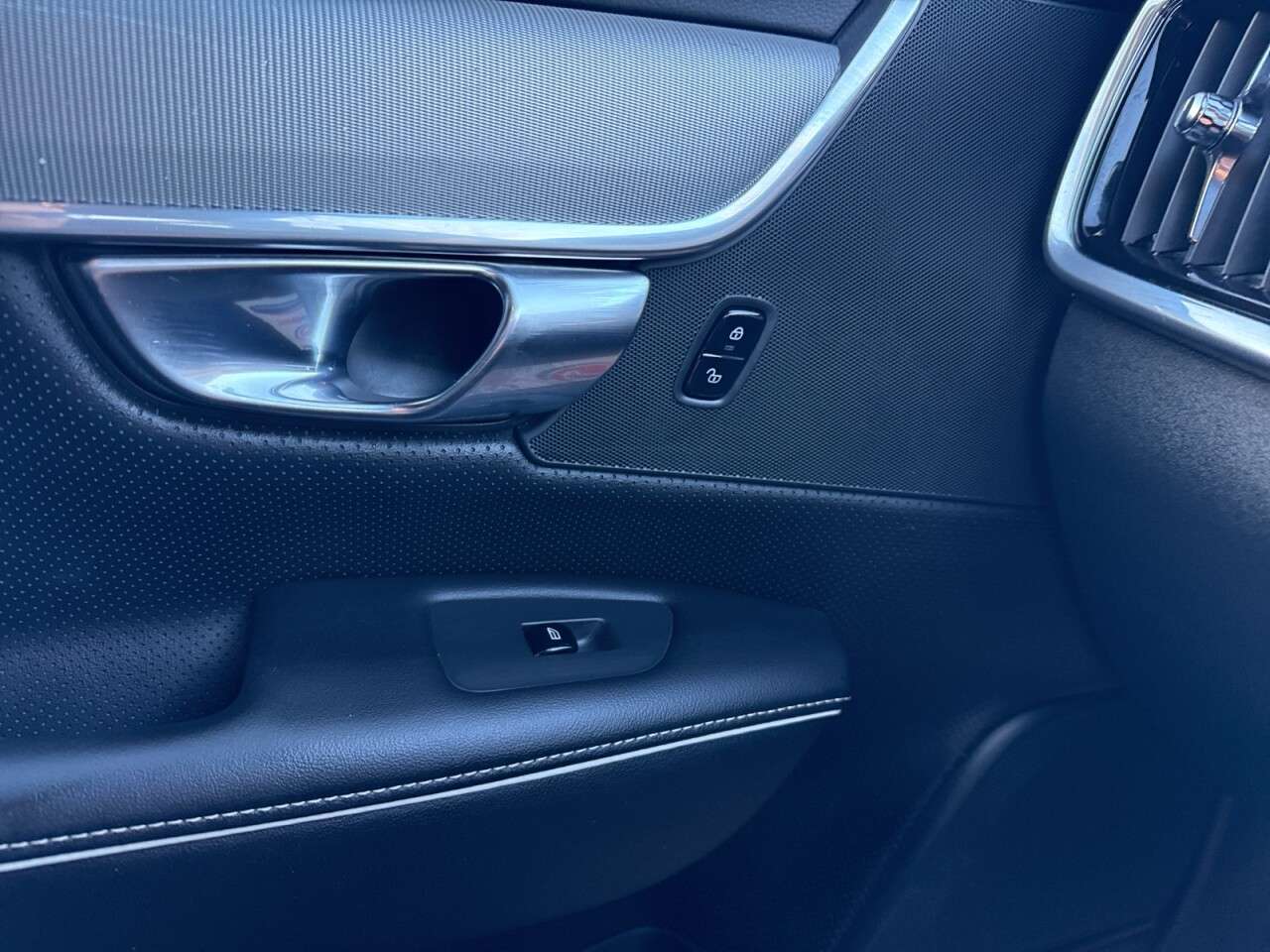 2020 VOLVO V90 2020 VOLVO V90