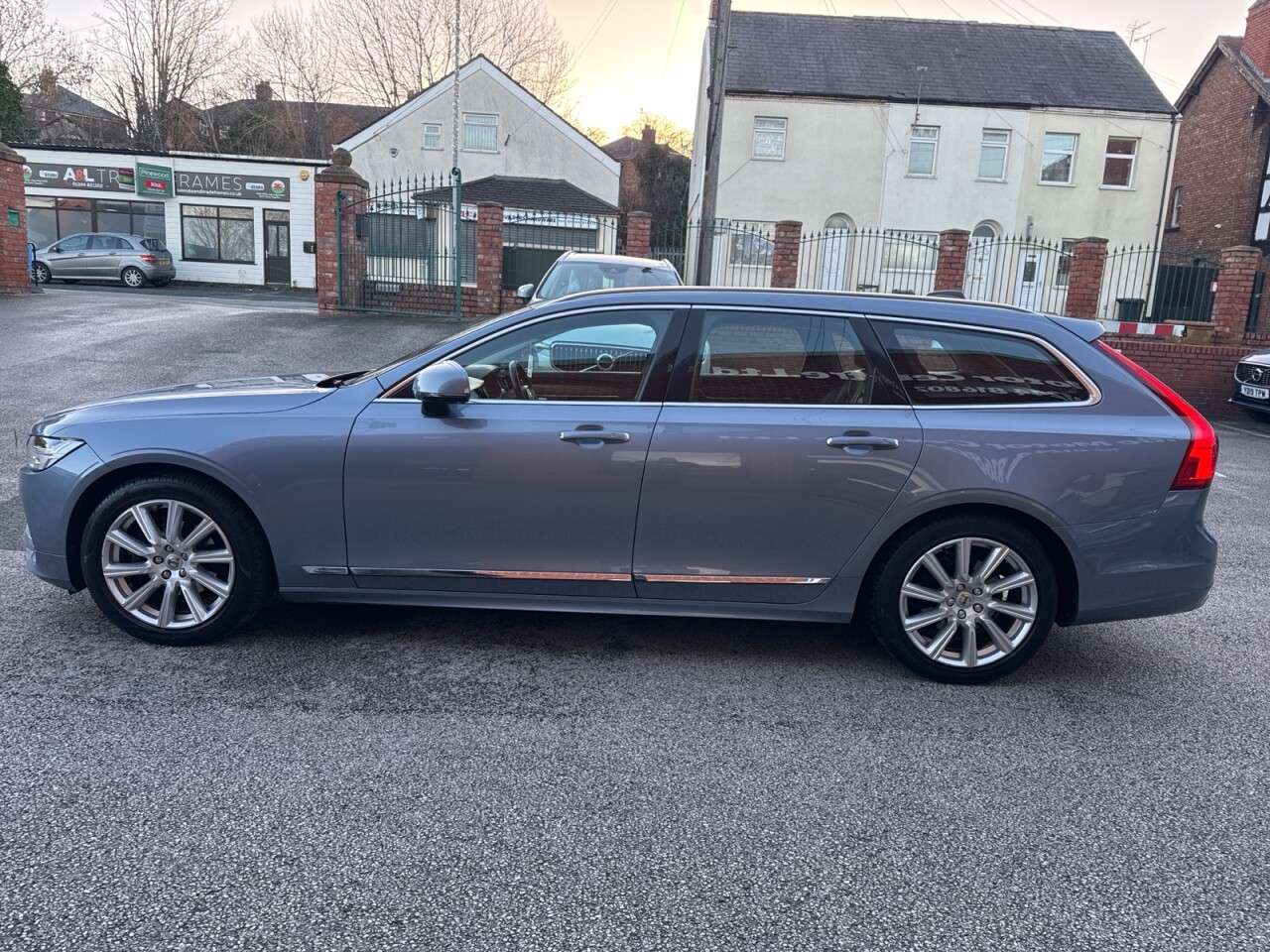 2019 VOLVO V90 2019 VOLVO V90