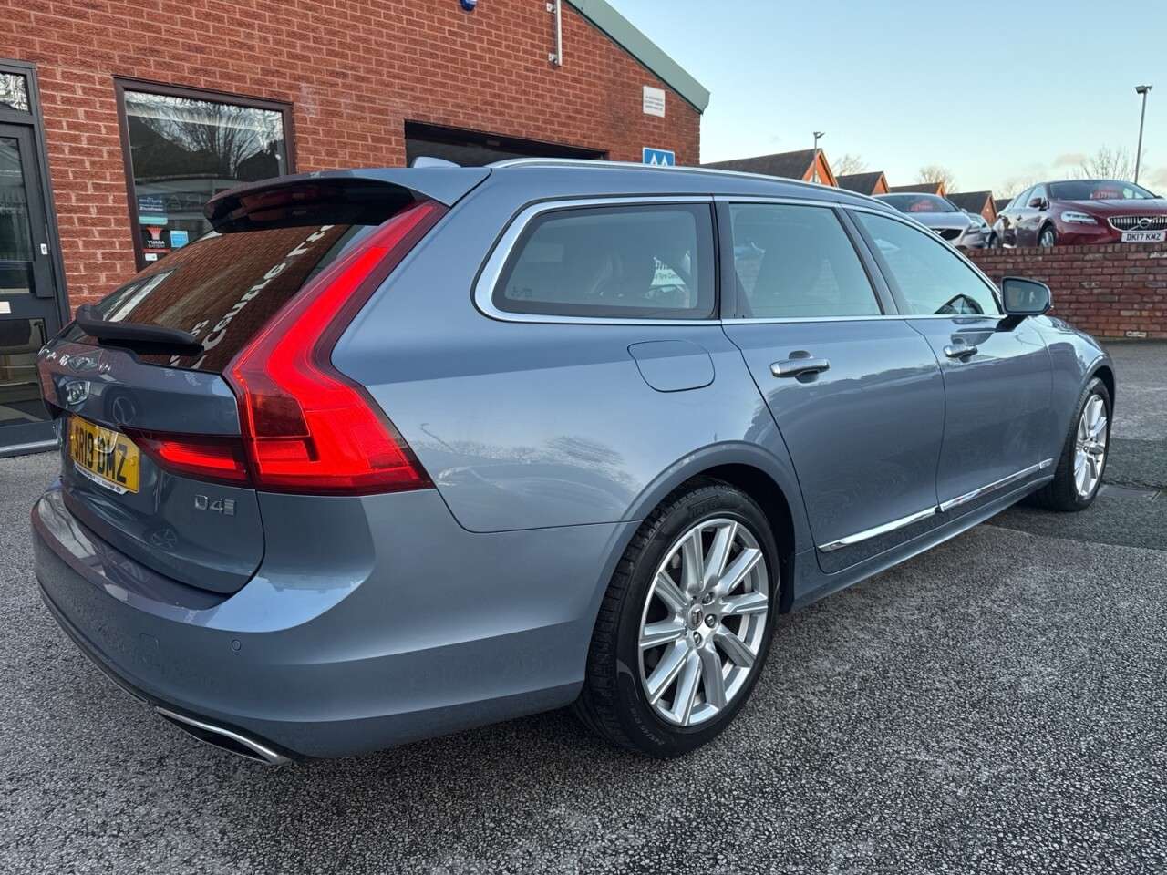 2019 VOLVO V90 2019 VOLVO V90