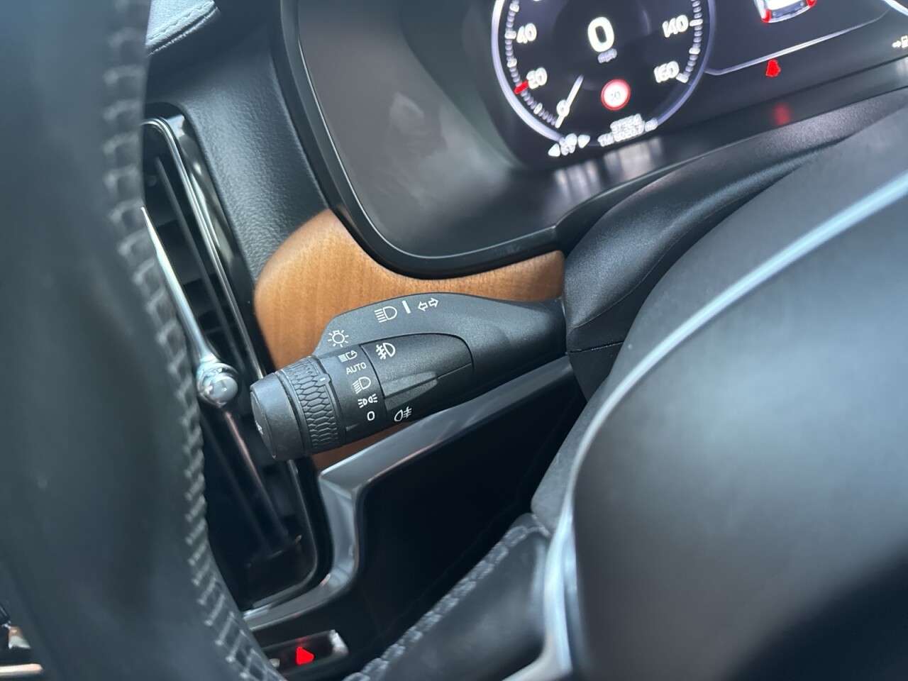 2019 VOLVO V90 2019 VOLVO V90