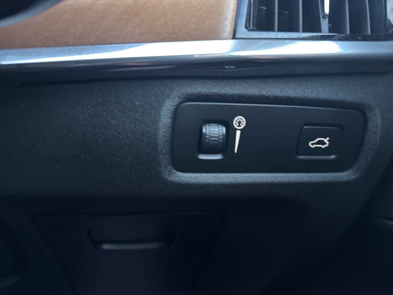 2019 VOLVO V90 2019 VOLVO V90