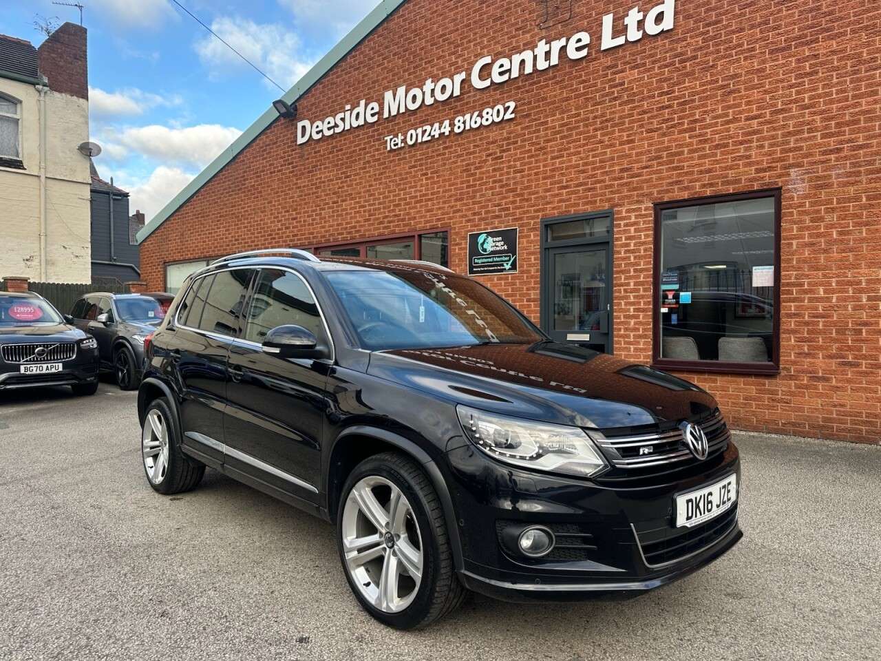 A 2016 VOLKSWAGEN TIGUAN 2.0 TDI BlueMotion Tech R-Line Edition SUV 5dr Diesel DSG 4WD Euro 6 (s/s) A 2016 VOLKSWAGEN TIGUAN 2.0 TDI BlueMotion Tech R-Line Edition SUV 5dr Diesel DSG 4WD Euro 6 (s/s)