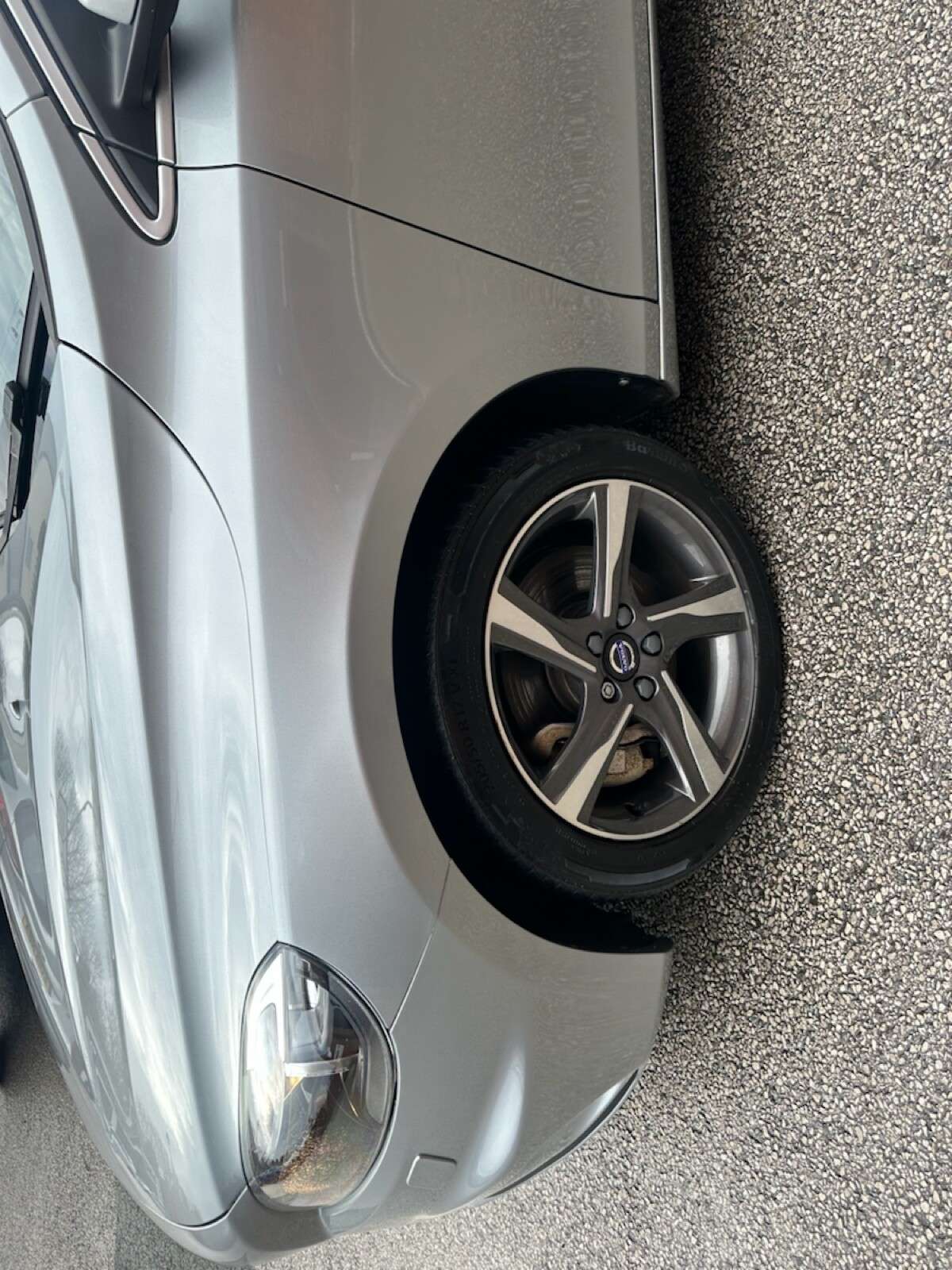 2016 VOLVO V40 2016 VOLVO V40