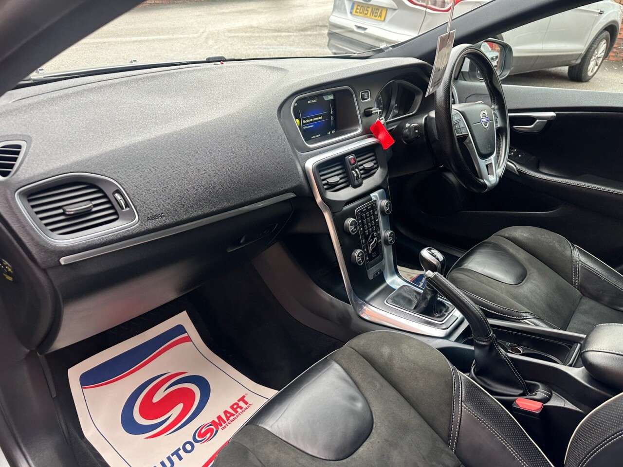 2016 VOLVO V40 2016 VOLVO V40