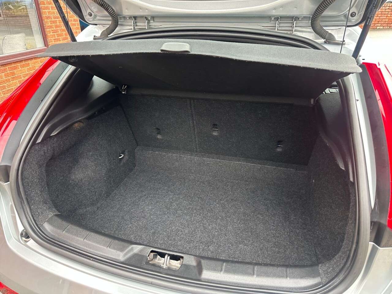 2016 VOLVO V40 2016 VOLVO V40