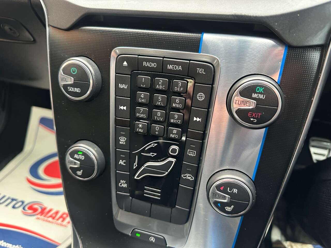 2016 VOLVO V40 2016 VOLVO V40