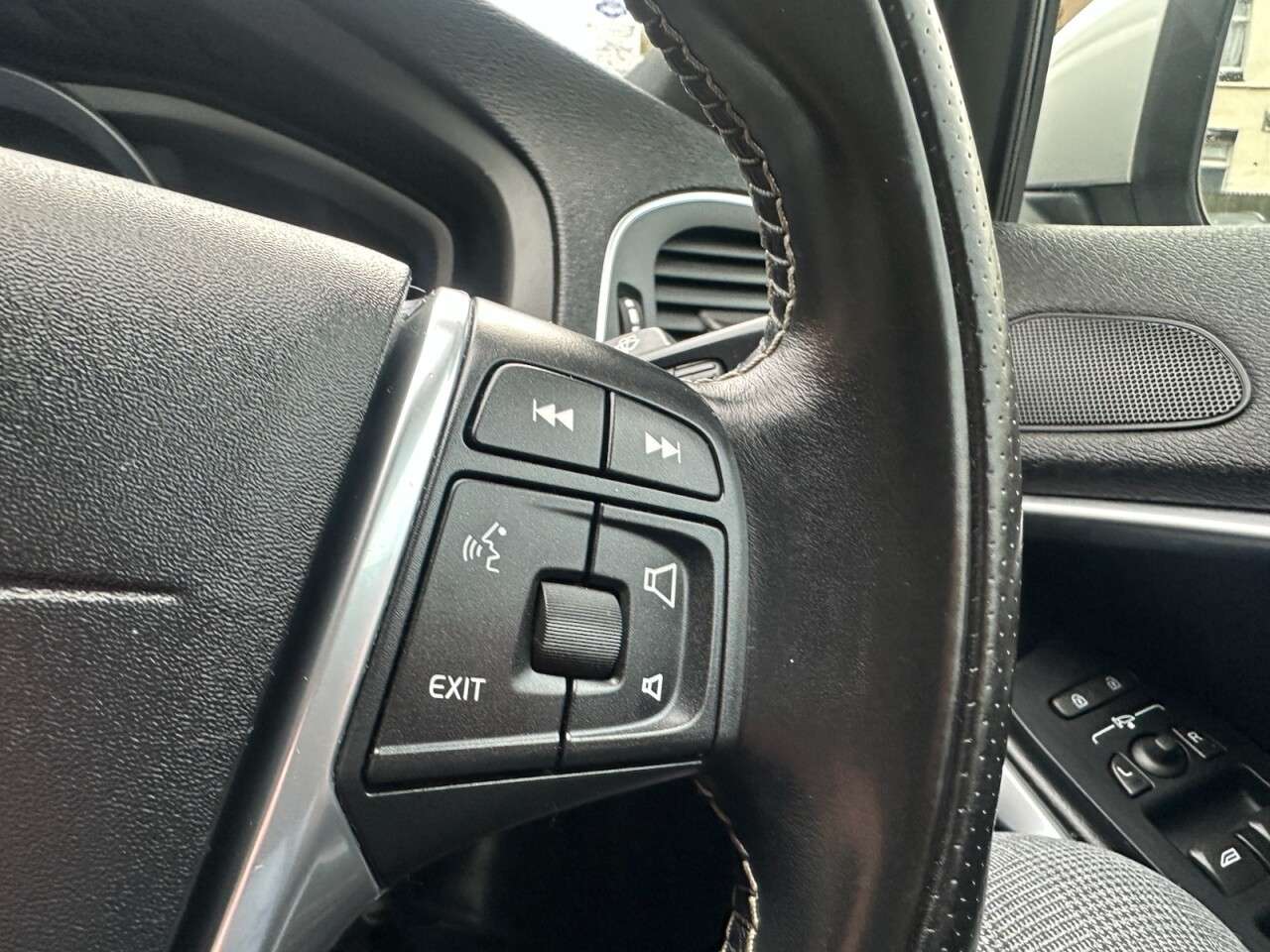 2016 VOLVO V40 2016 VOLVO V40