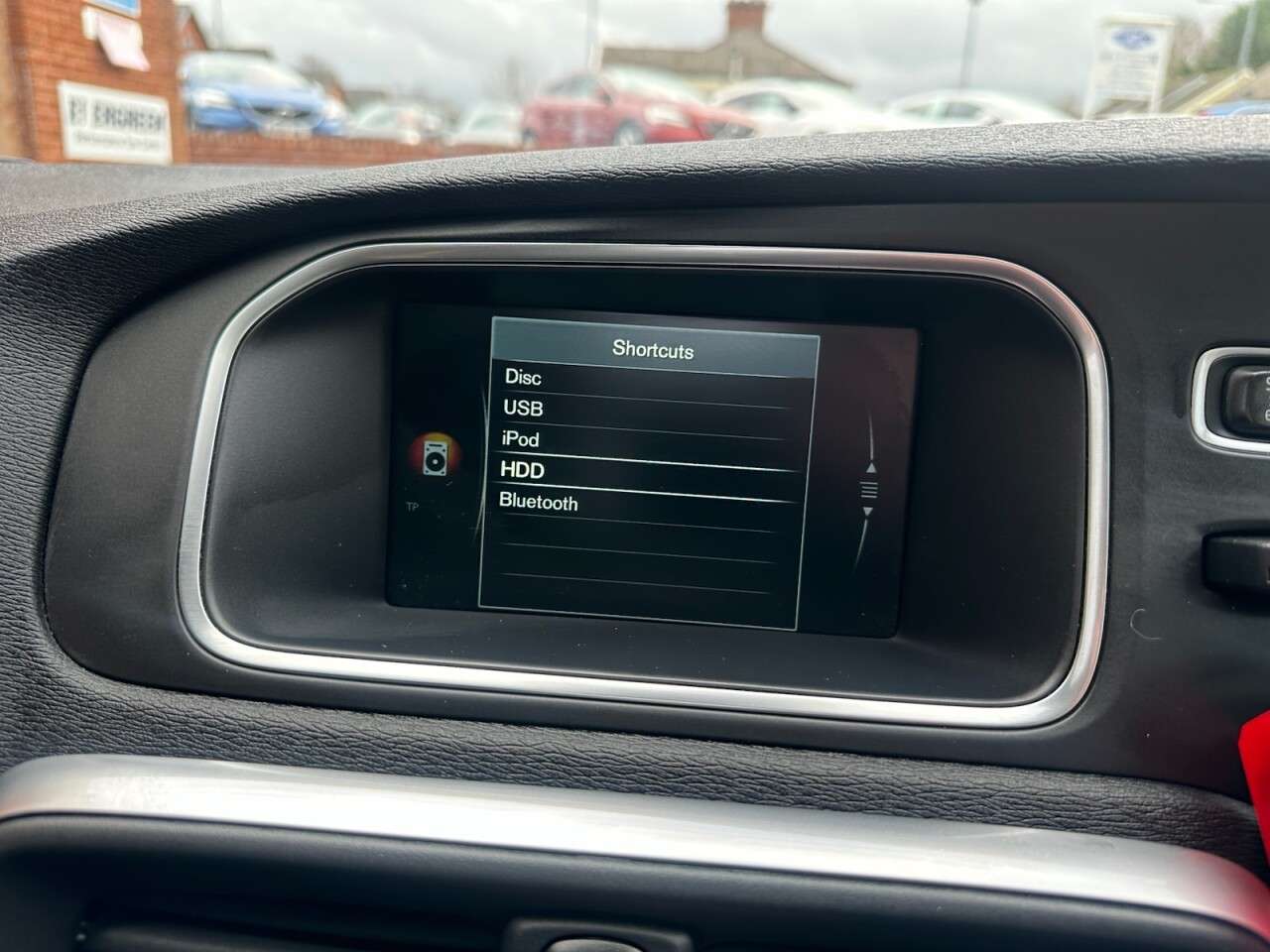 2016 VOLVO V40 2016 VOLVO V40