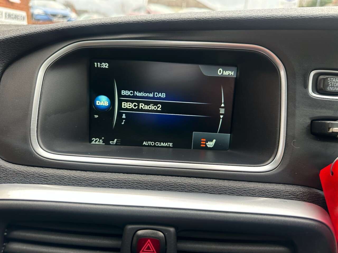 2016 VOLVO V40 2016 VOLVO V40