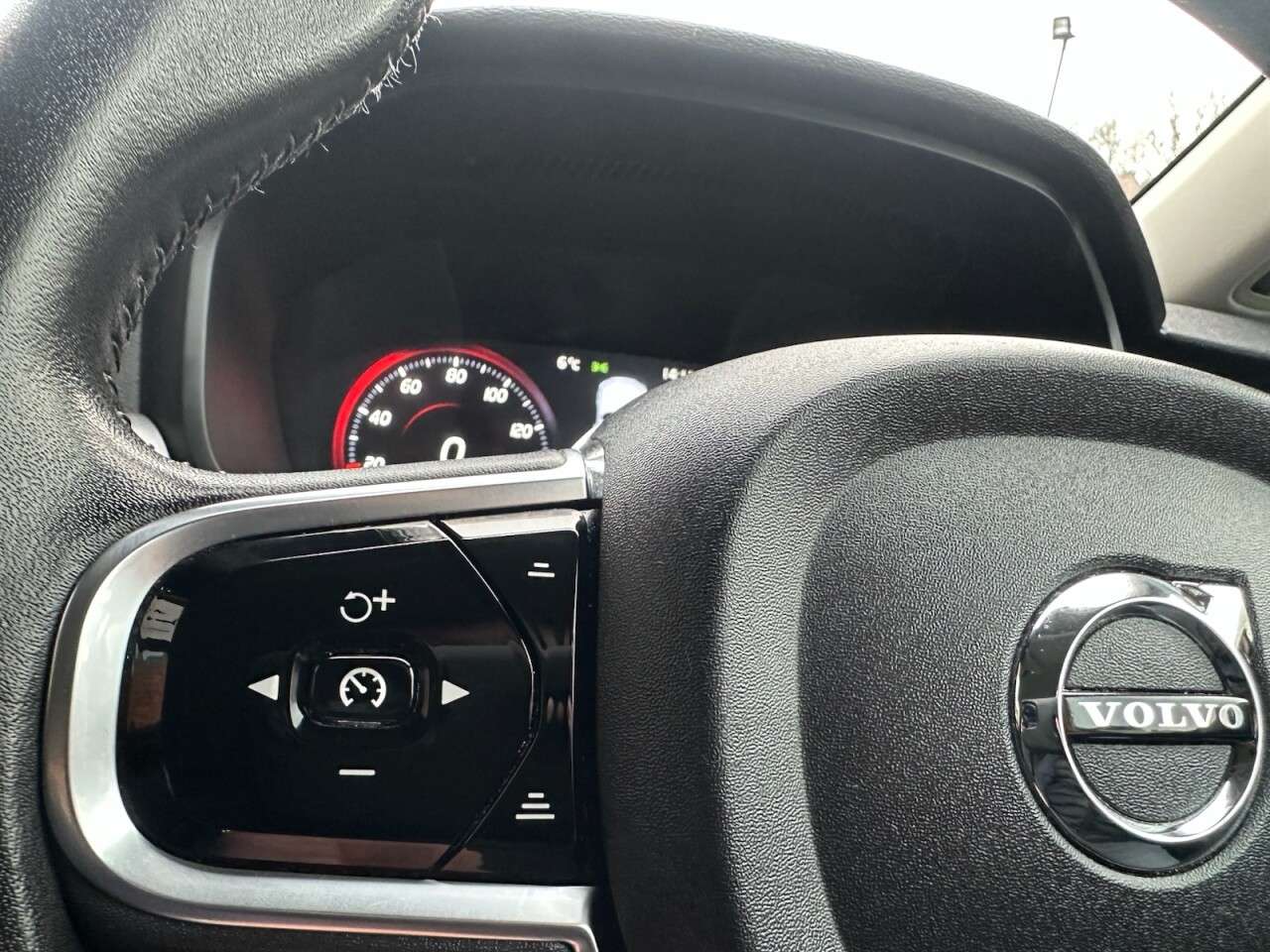 2019 VOLVO S90 2019 VOLVO S90