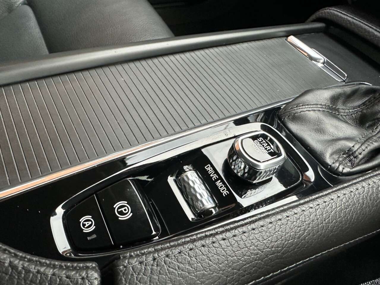 2019 VOLVO S90 2019 VOLVO S90