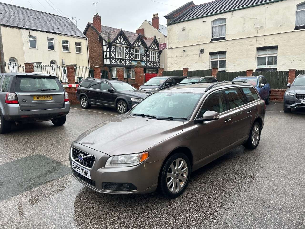 A 2009 VOLVO V70 2.0D SE Estate 5dr Diesel Manual Euro 4 (136 ps) Documented service record A 2009 VOLVO V70 2.0D SE Estate 5dr Diesel Manual Euro 4 (136 ps) Documented service record