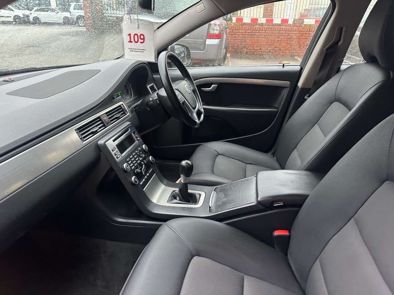 2009 VOLVO V70 2009 VOLVO V70