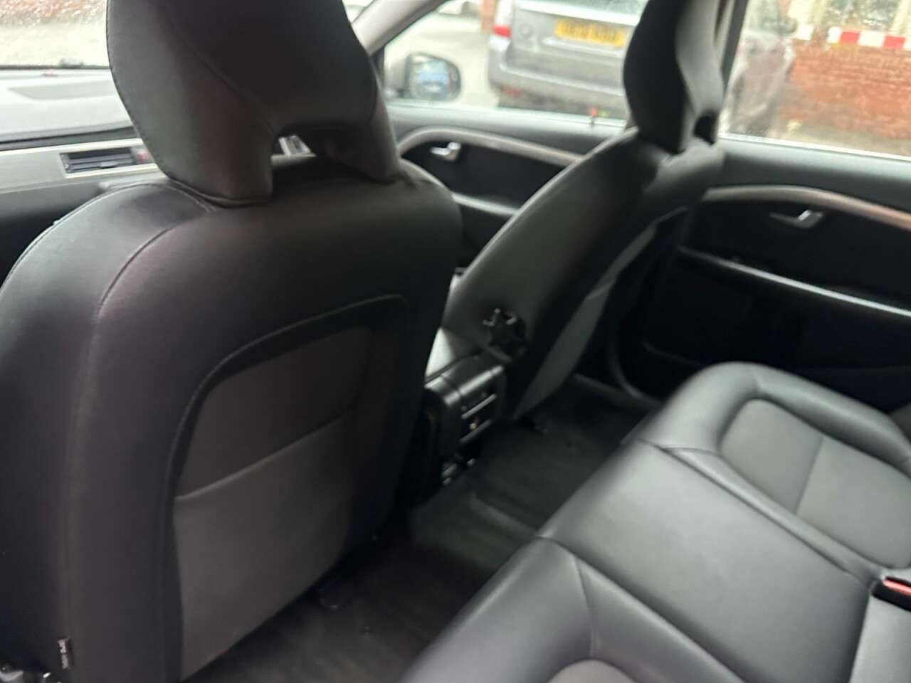 2009 VOLVO V70 2009 VOLVO V70