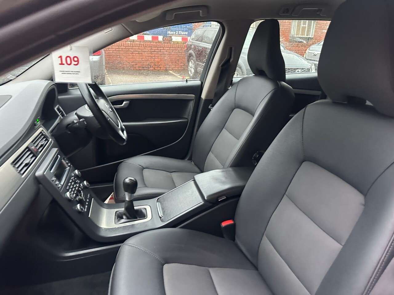 2009 VOLVO V70 2009 VOLVO V70