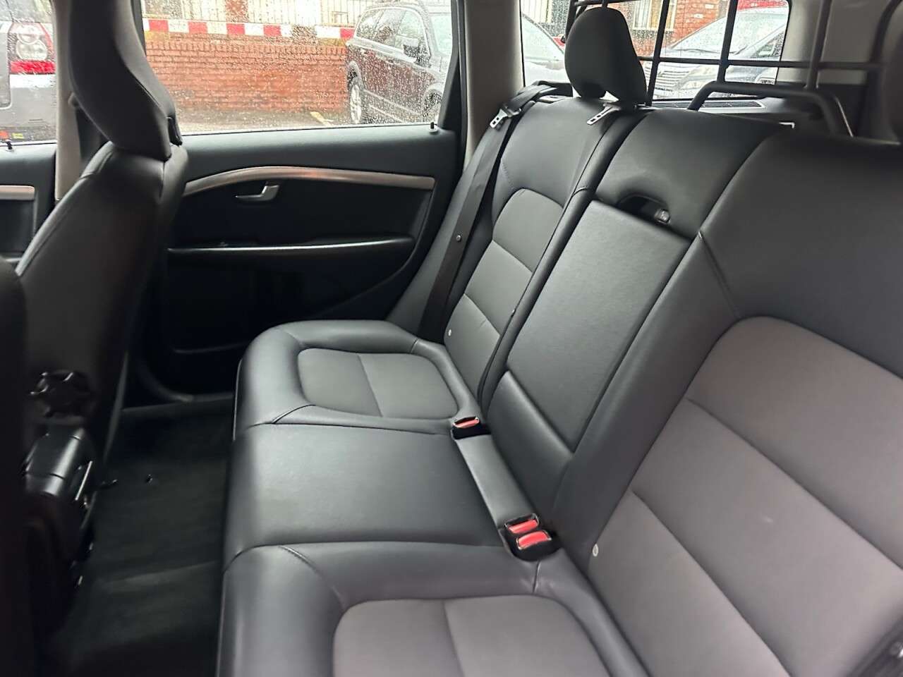 2009 VOLVO V70 2009 VOLVO V70