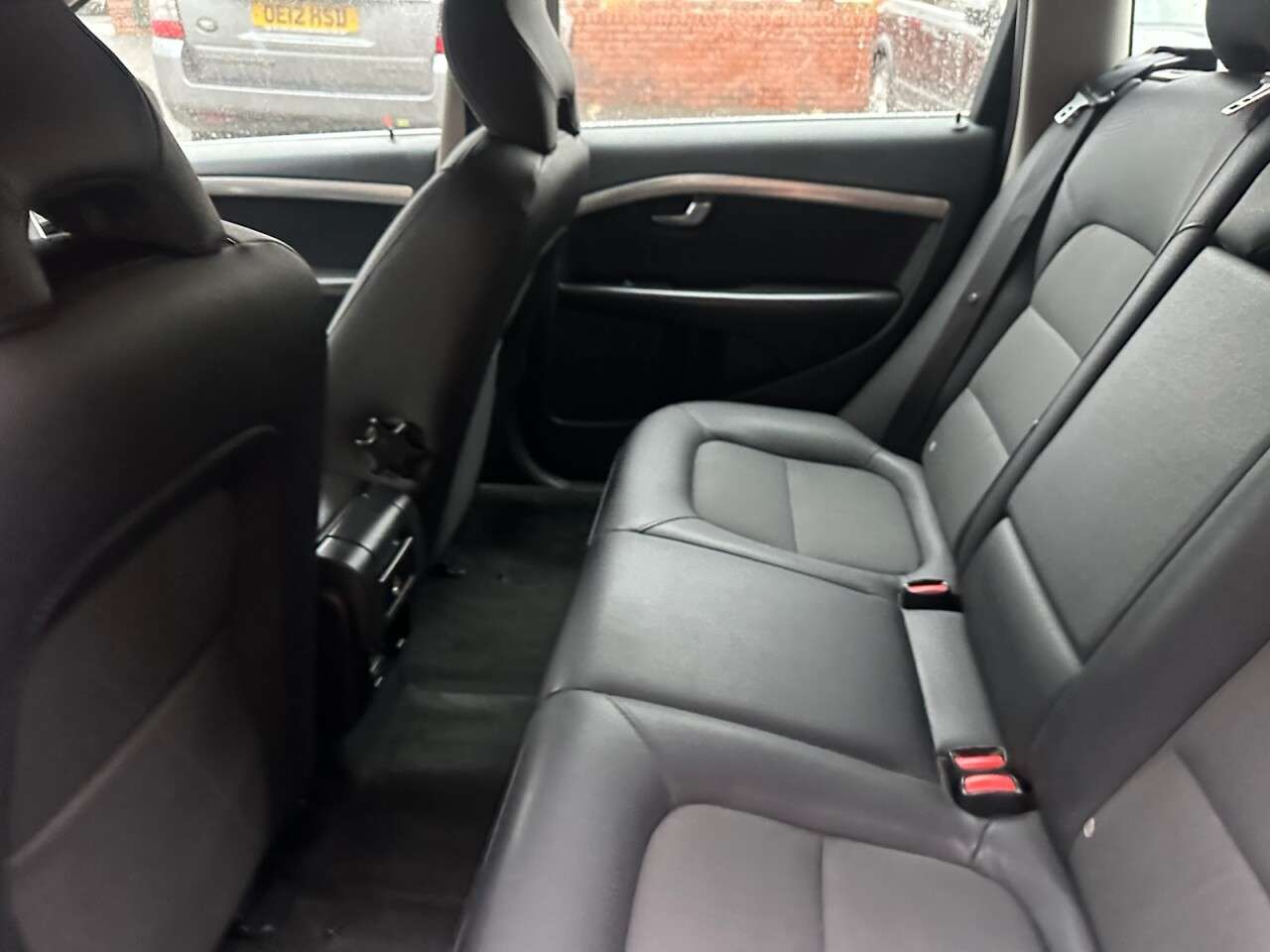 2009 VOLVO V70 2009 VOLVO V70