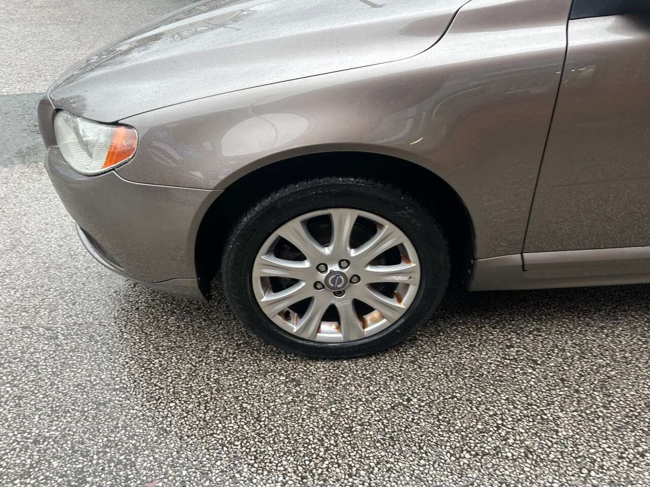 2009 VOLVO V70 2009 VOLVO V70