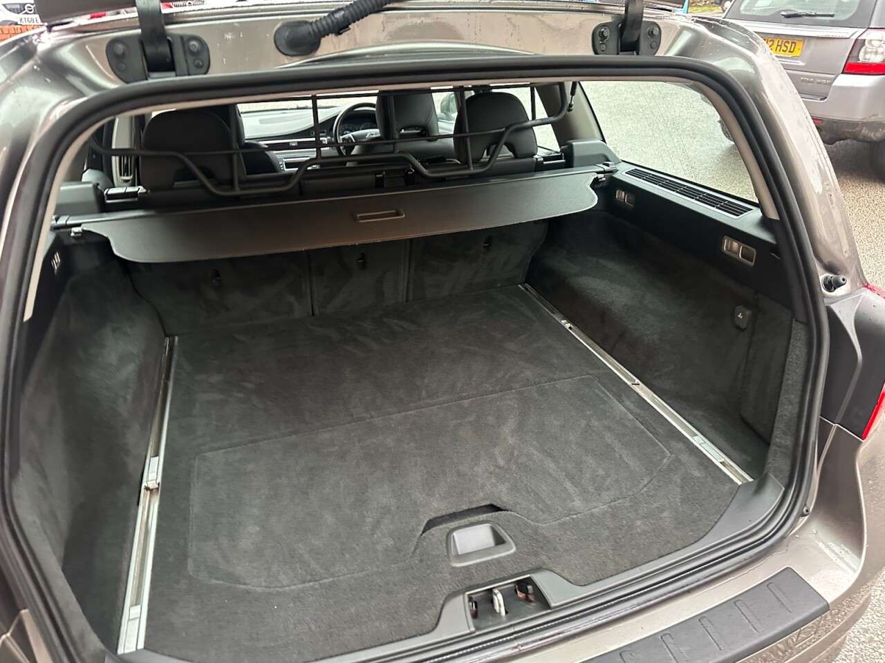 2009 VOLVO V70 2009 VOLVO V70