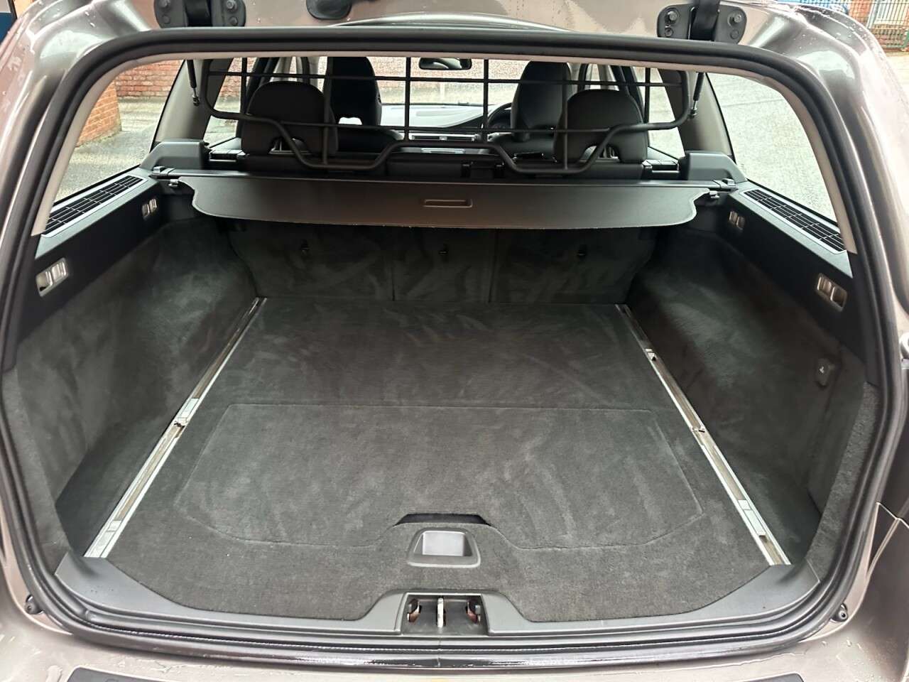 2009 VOLVO V70 2009 VOLVO V70