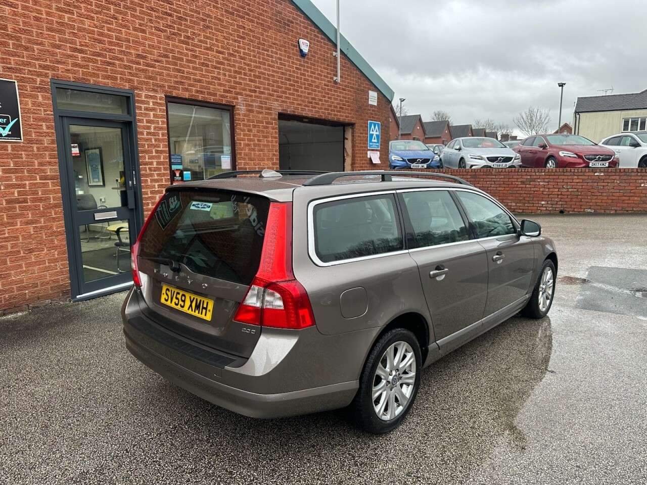 2009 VOLVO V70 2009 VOLVO V70