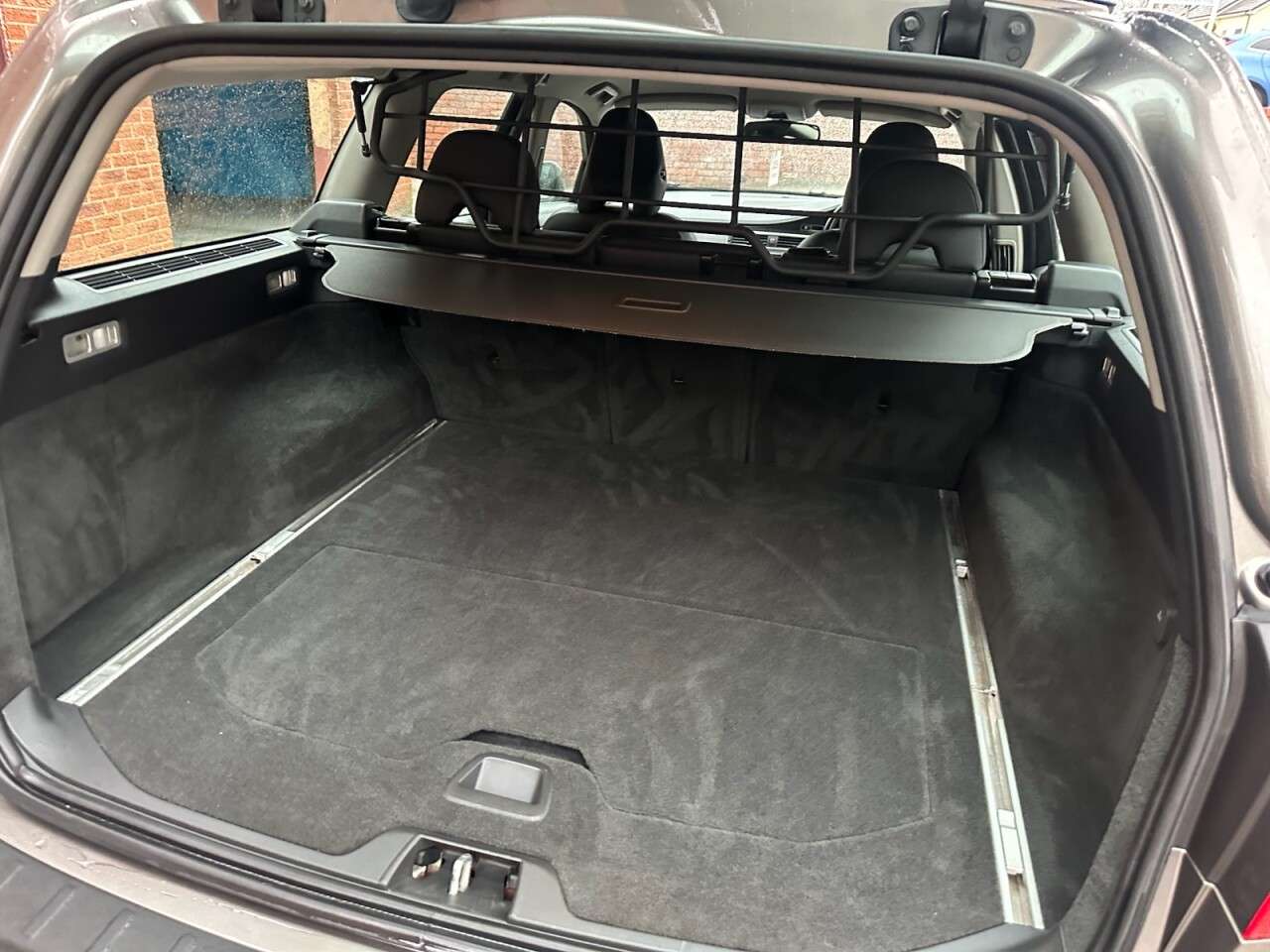 2009 VOLVO V70 2009 VOLVO V70