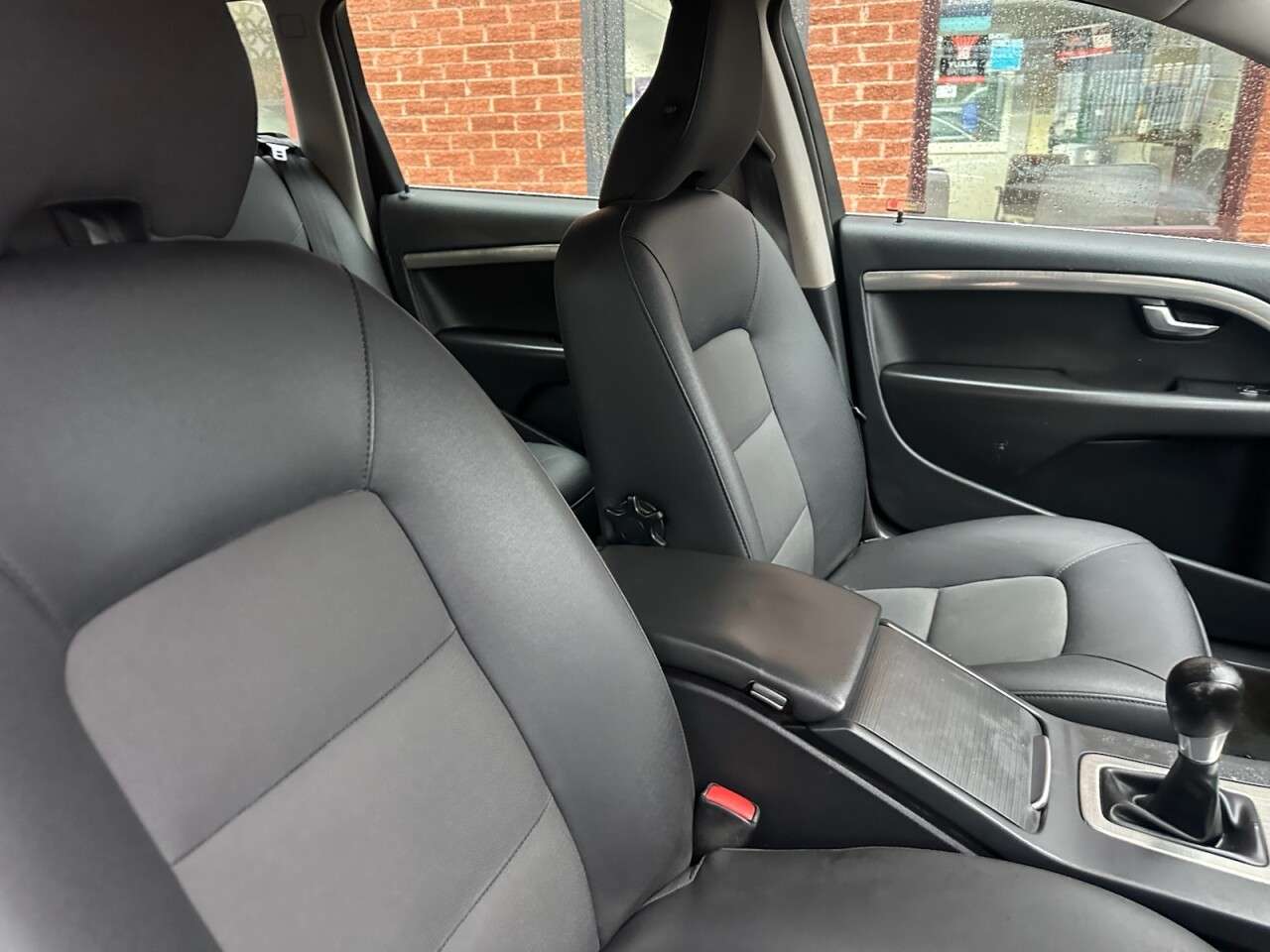 2009 VOLVO V70 2009 VOLVO V70