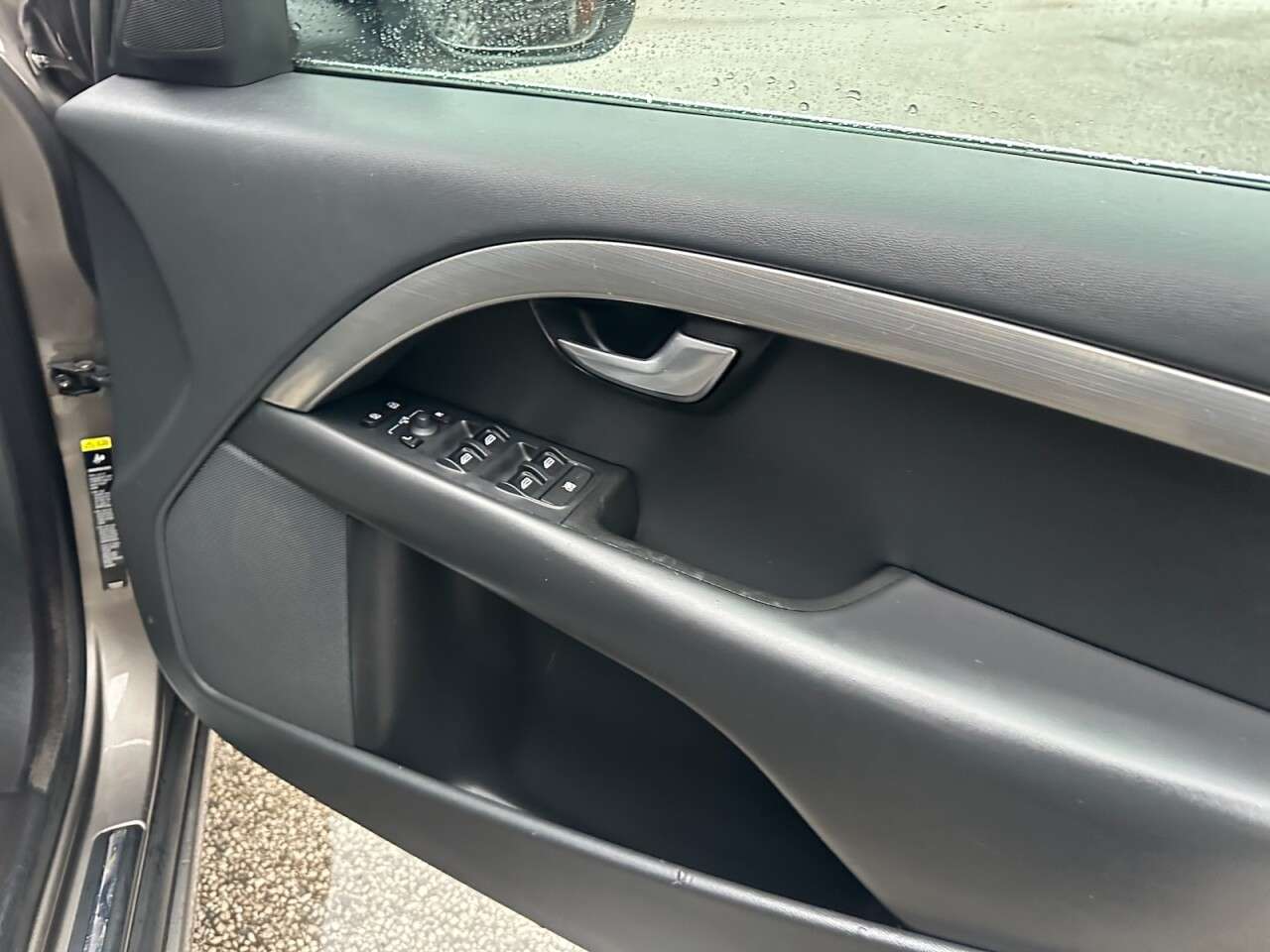 2009 VOLVO V70 2009 VOLVO V70