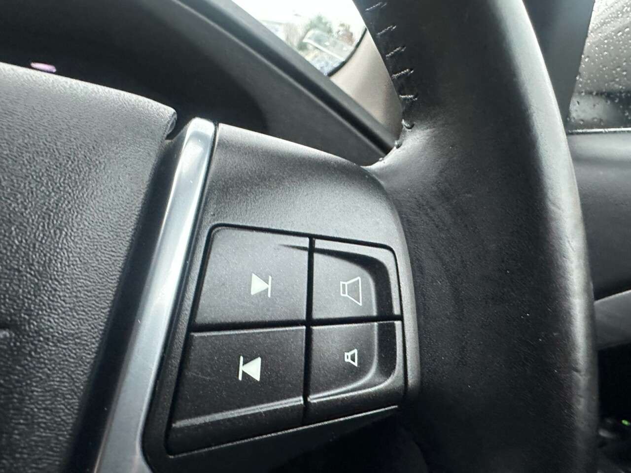 2009 VOLVO V70 2009 VOLVO V70