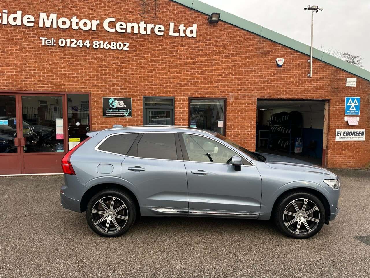 A 2018 VOLVO XC60 2.0h T8 Twin Engine 10.4kWh Inscription Pro SUV 5dr Petrol Plug-in Hybrid A A 2018 VOLVO XC60 2.0h T8 Twin Engine 10.4kWh Inscription Pro SUV 5dr Petrol Plug-in Hybrid A