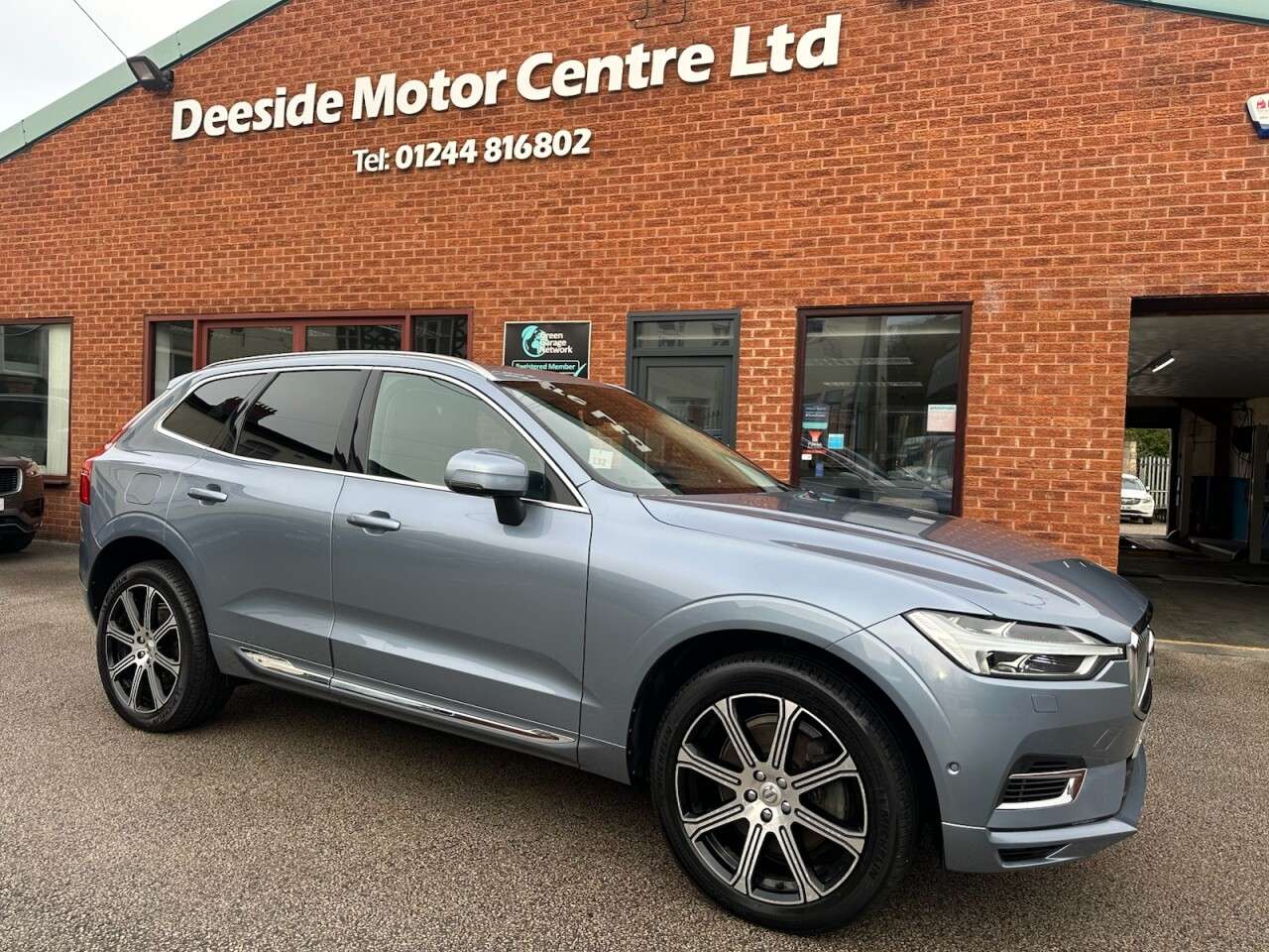 A 2018 VOLVO XC60 2.0h T8 Twin Engine 10.4kWh Inscription Pro SUV 5dr Petrol Plug-in Hybrid A A 2018 VOLVO XC60 2.0h T8 Twin Engine 10.4kWh Inscription Pro SUV 5dr Petrol Plug-in Hybrid A