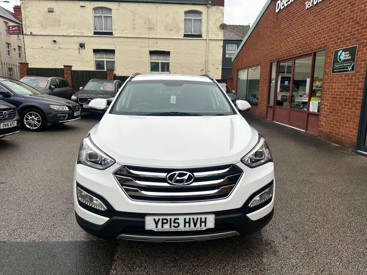 A 2015 HYUNDAI SANTA FE 2.2 CRDi Premium SUV 5dr Diesel Manual 4WD Euro 5 (5 seat) (194 bhp) Rear v A 2015 HYUNDAI SANTA FE 2.2 CRDi Premium SUV 5dr Diesel Manual 4WD Euro 5 (5 seat) (194 bhp) Rear v