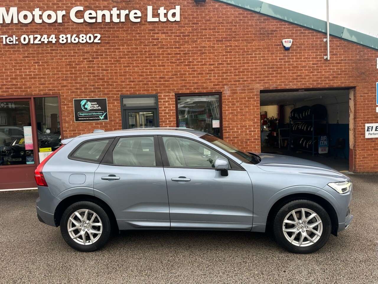 A 2018 VOLVO XC60 2.0 D4 Momentum SUV 5dr Diesel Auto AWD Euro 6 (s/s) (190 ps) Rear view cam A 2018 VOLVO XC60 2.0 D4 Momentum SUV 5dr Diesel Auto AWD Euro 6 (s/s) (190 ps) Rear view cam