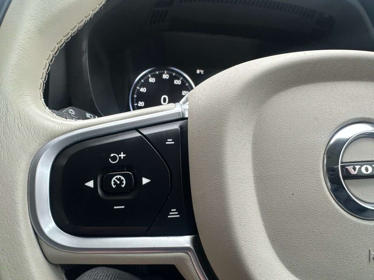 2018 VOLVO XC60 2018 VOLVO XC60