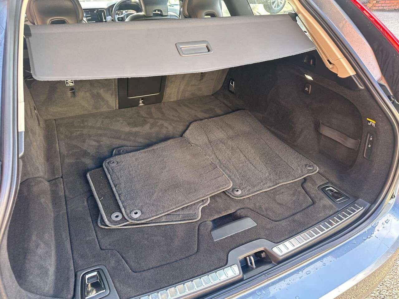 2018 VOLVO V90 2018 VOLVO V90