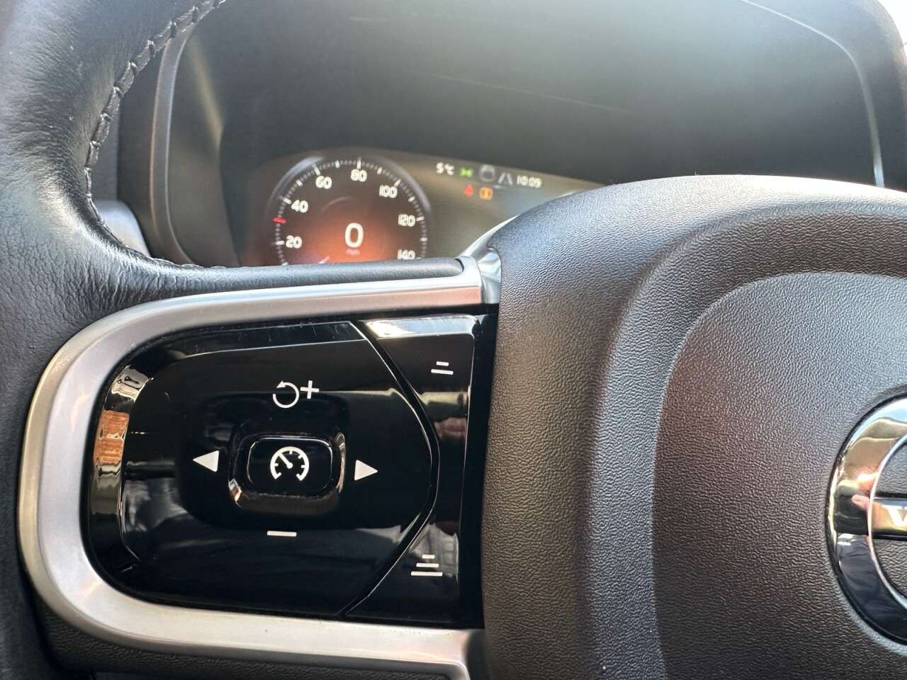 2018 VOLVO V90 2018 VOLVO V90