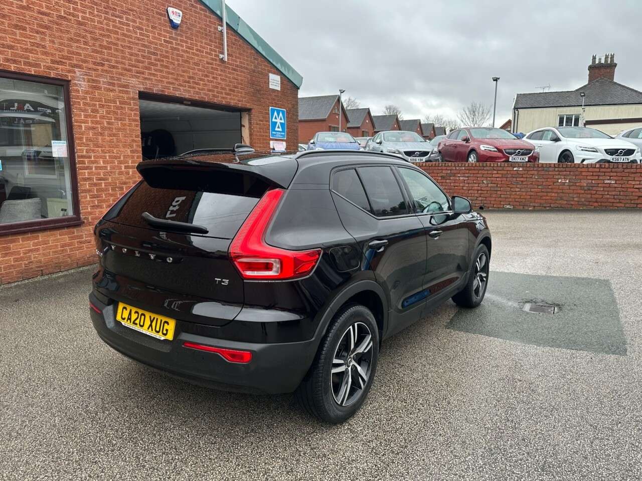 2020 VOLVO XC40 2020 VOLVO XC40