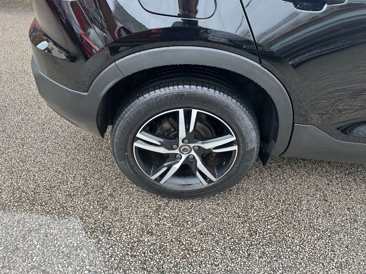 2020 VOLVO XC40 2020 VOLVO XC40