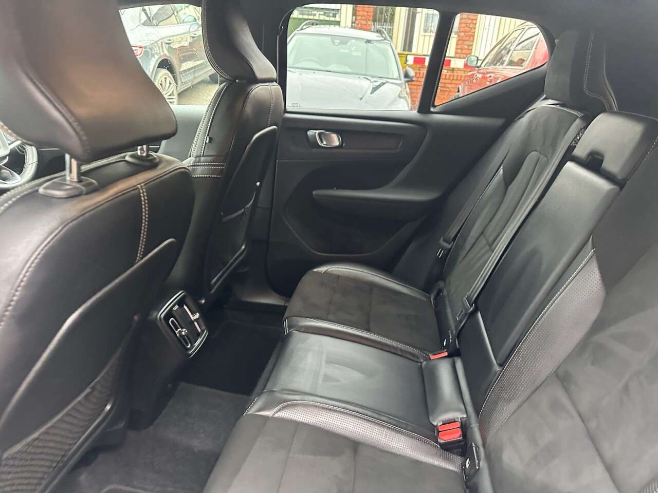 2020 VOLVO XC40 2020 VOLVO XC40